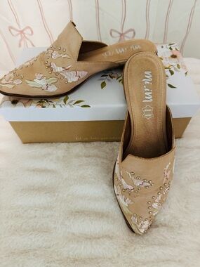 Mi.iM Blush Embroidered Pointed Slip-On Mules